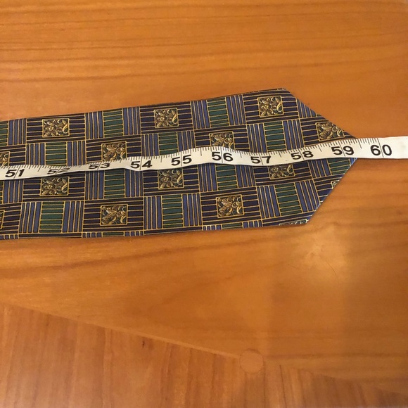 BURBERRYS vintage silk tie. - Picture 5 of 6